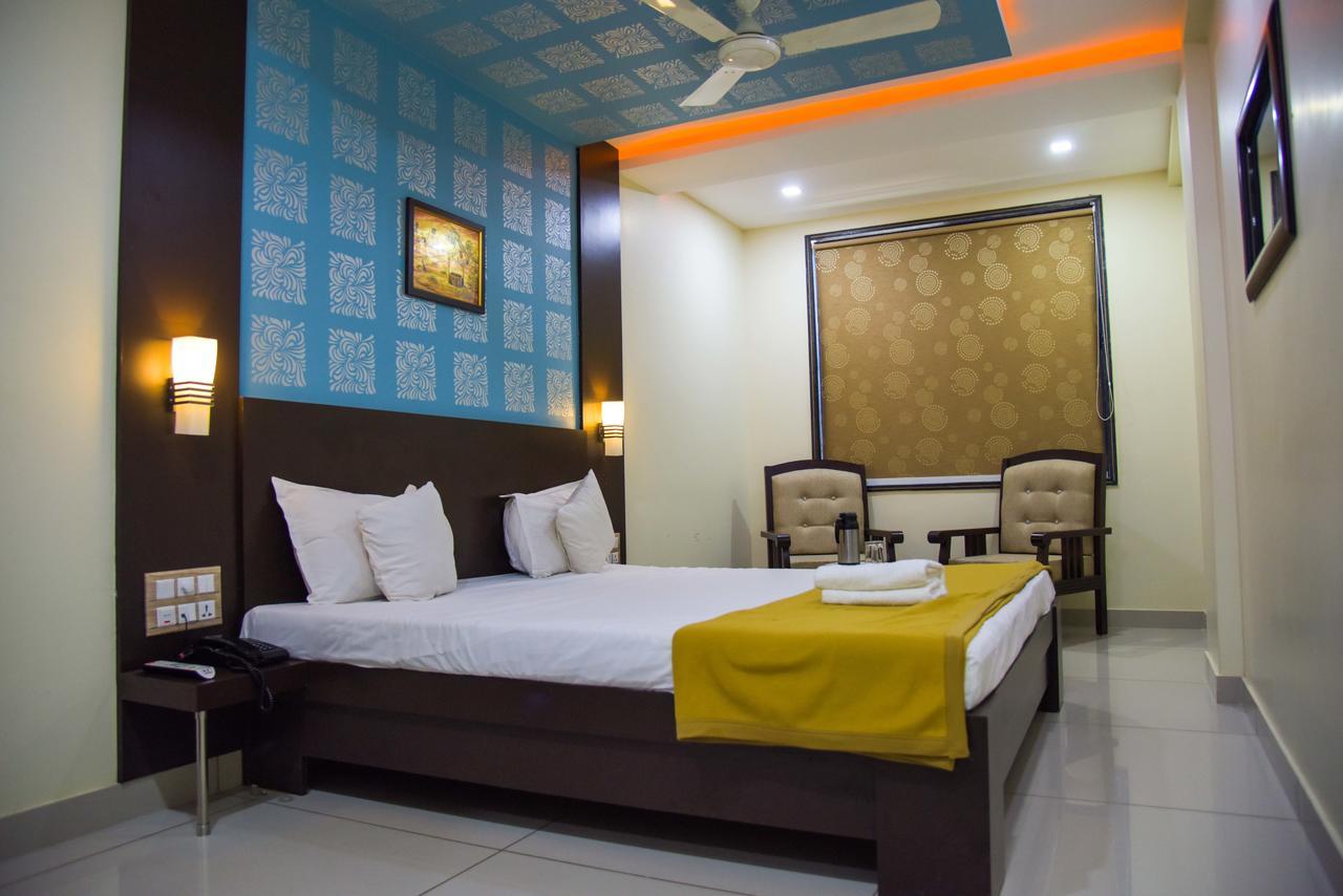 Hotel Tulsi Residency Бхудж Экстерьер фото