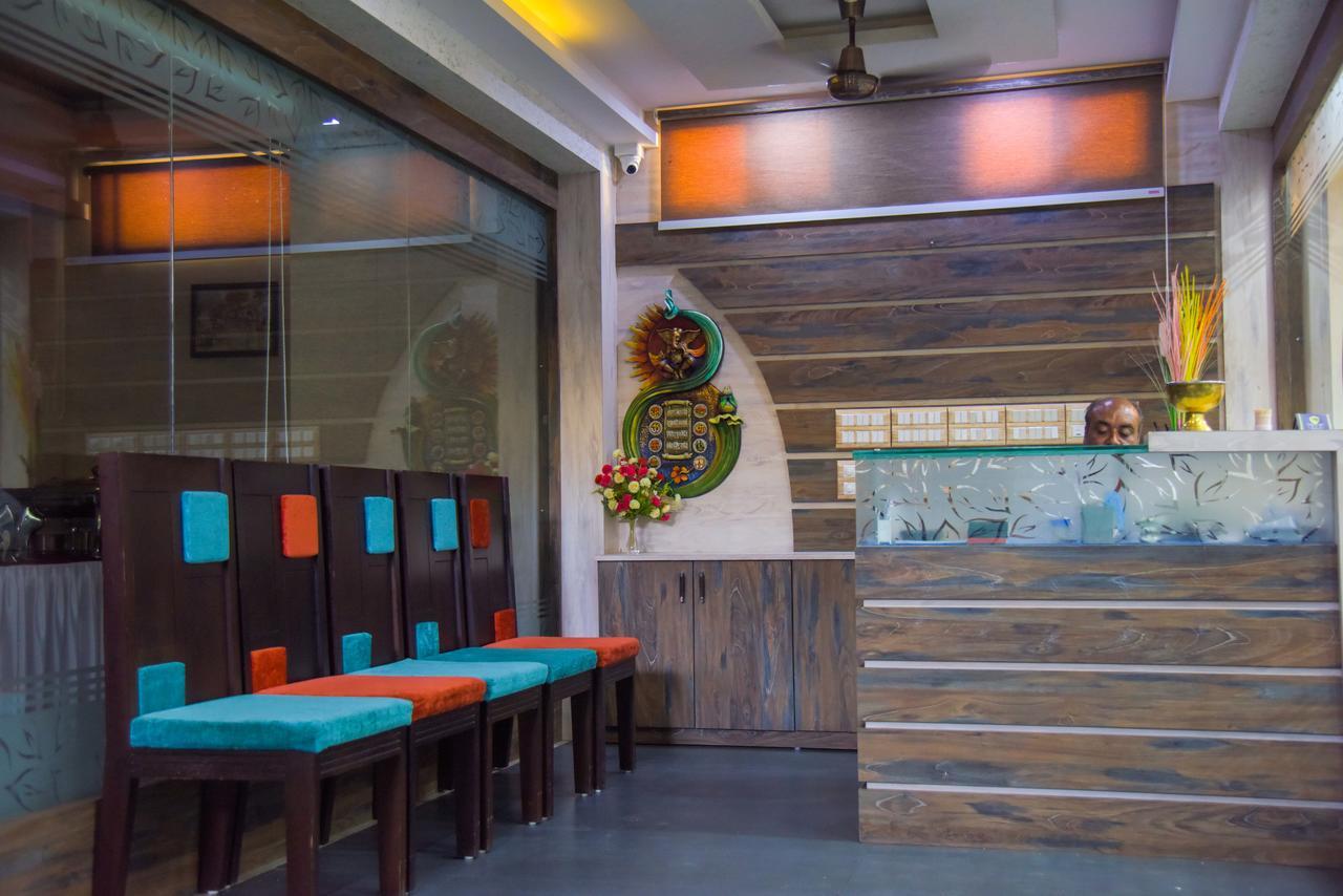 Hotel Tulsi Residency Бхудж Экстерьер фото