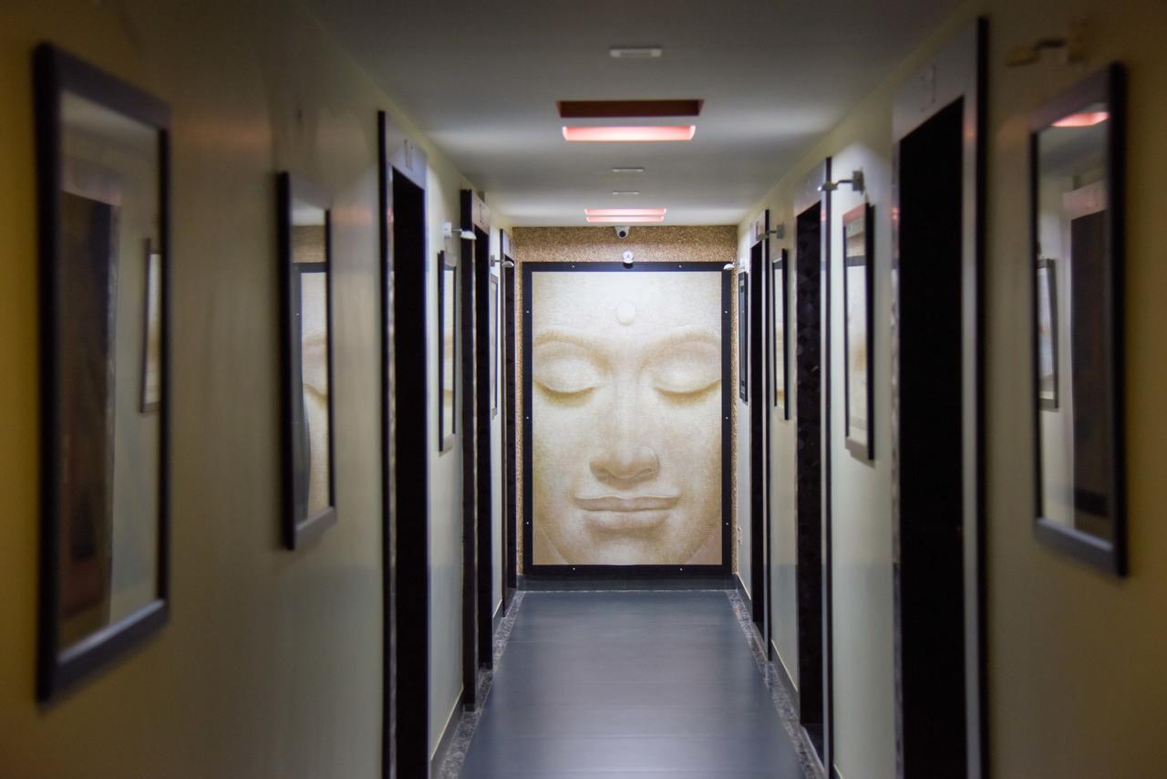 Hotel Tulsi Residency Бхудж Экстерьер фото